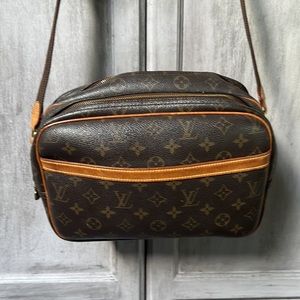 Louis Vuitton Shoulder bag
